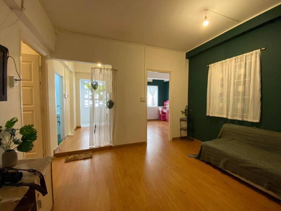 Cozy & Convenient With 2 Bedrooms Next To Dist 1 Căn hộ TP. Hồ Chí Minh
