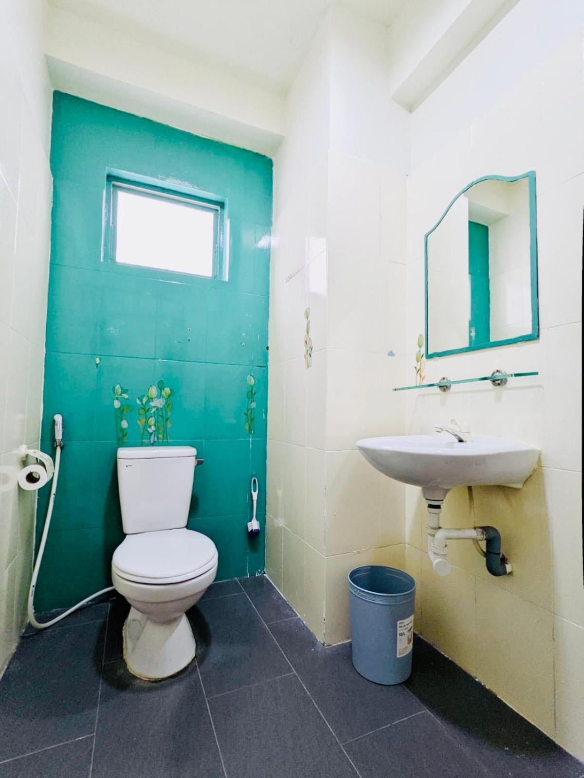 Cozy & Convenient With 2 Bedrooms Next To Dist 1 *